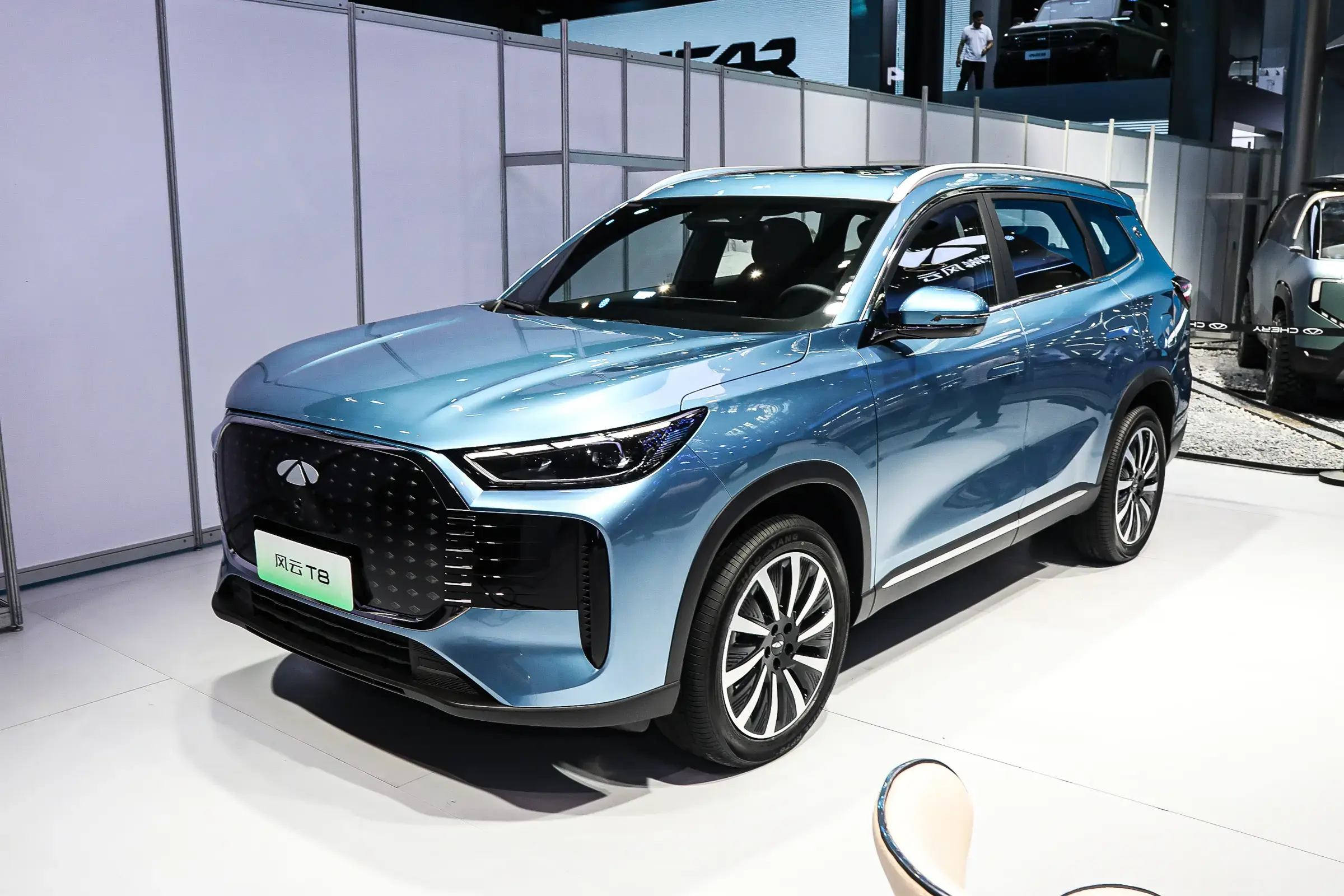 奇瑞“杀疯了”！新车9.99万起，续航2000km，还看啥合资车？