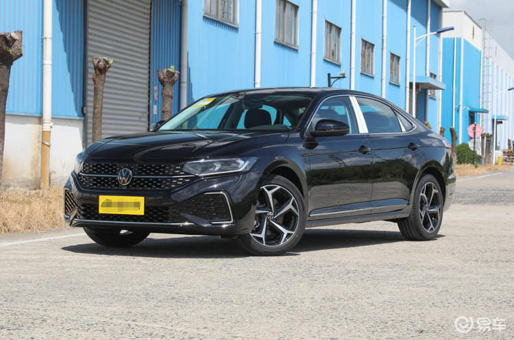 16.45万起延续老款 / 帕萨特出众款上市