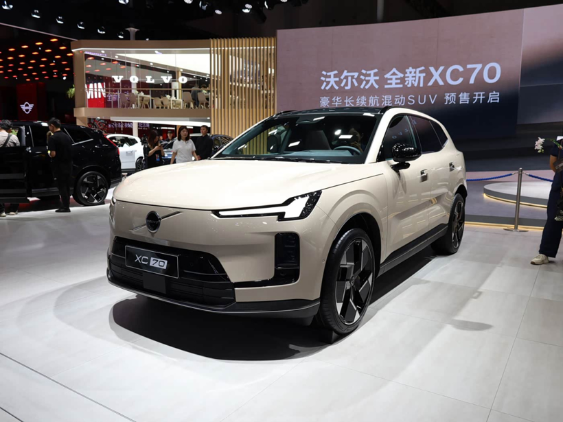 26.99万的沃尔沃XC70，手把手教BBA卖混动？