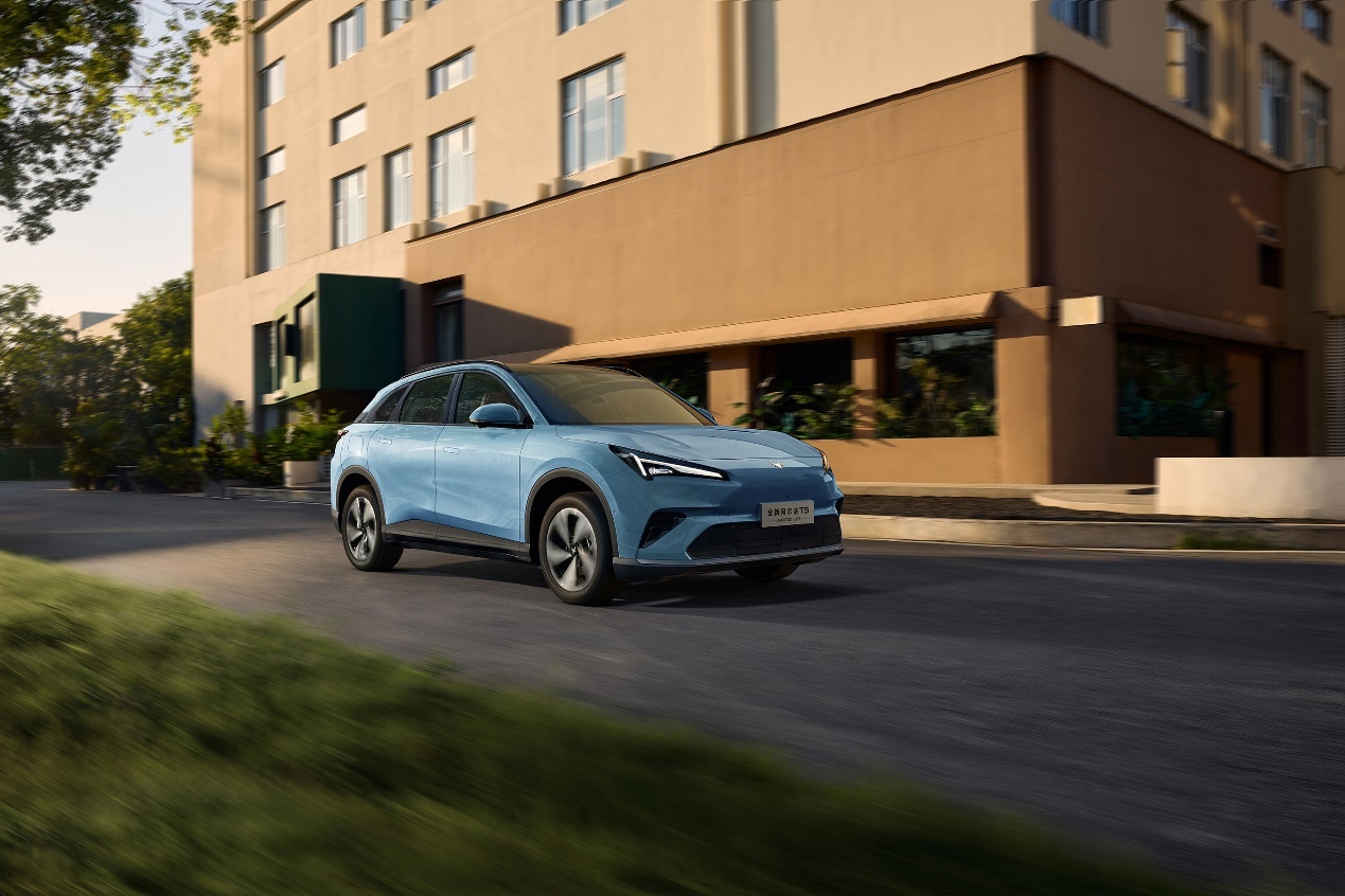 全新阿尔法T5上市10.98万起