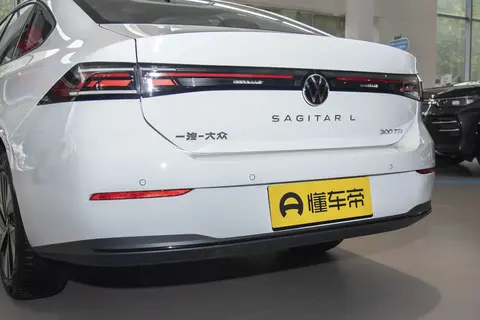 大众速腾2026款，1.5T爆发160马力，油耗5.49L