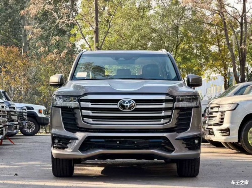 兰德酷路泽中东版 全部在售 2025款 2024款 2023款 2022款 2021款 2020款成都中东版陆地巡洋舰目前售价70万起 欢迎前来试驾