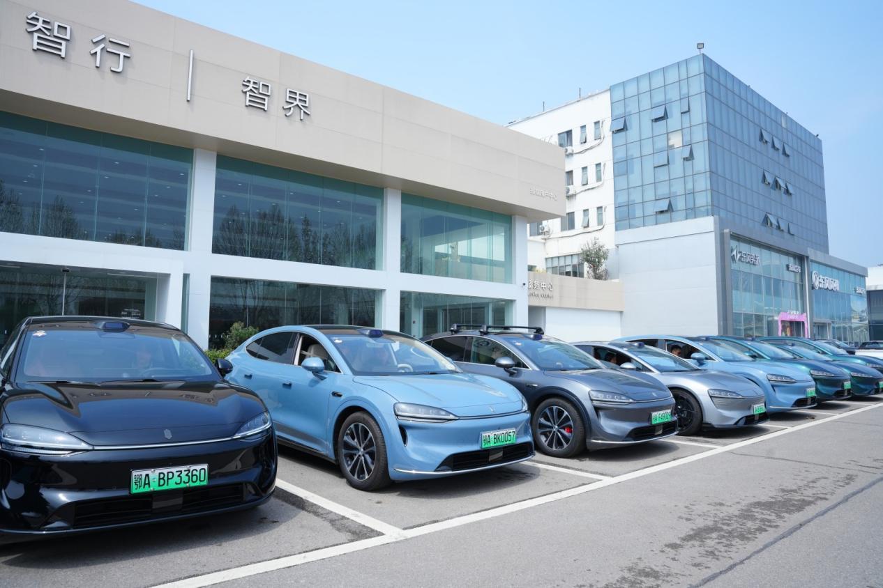 试驾智界双雄：R7与新S7，硬核实力究竟如何？